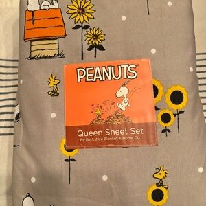 Peanuts Snoopy and Woodstock Gray Queen Sheet Set